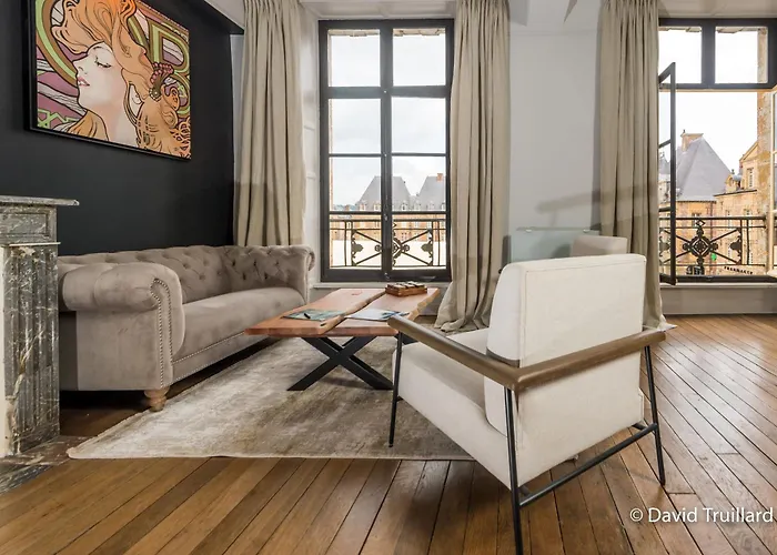 Suites Mana - Cupidon Avec Superbe Vue Place Ducale Parking Inclus